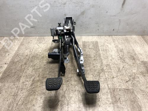 Pedal PEUGEOT 108 1.2 (82 hp) 20317626