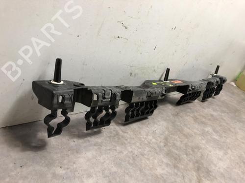 Kofangerbeslag bag RENAULT CLIO V (B7_) 1.0 TCe 100 (B7MT) | BP22396223C159