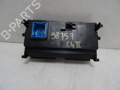 Used Fuse box CITROËN C4 II (NC_) 1.6 HDi 115 (114 hp) 31587825