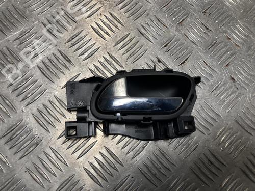Venstre foran invendig håndtak PEUGEOT 5008 (0U_, 0E_) 1.6 HDi (114 hp) 31315283