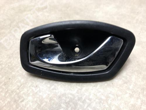 Used Front left interior door handle RENAULT CAPTUR I (J5_, H5_) 1.5 dCi 90 (J5N4, J5M5, J5MW, J5M6, J5AL, J5AJ) (90 hp) 20614078
