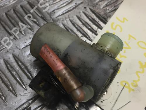 Used Washer pump HONDA CR-V I (RD) 2.0 16V 4WD (RD1, RD3) (147 hp) 25011103