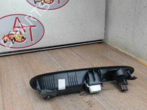 Right front window switch RENAULT CLIO II (BB_, CB_) 1.5 dCi (B/CB07) | BP13225442I26 