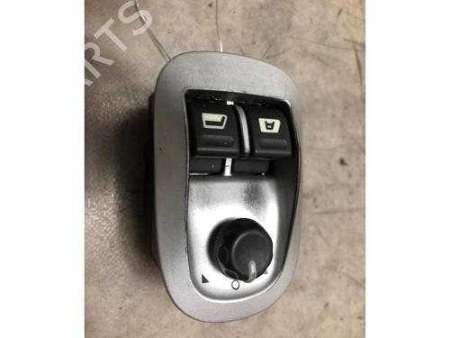 Left front window switch PEUGEOT 206+ (2L_, 2M_) 1.4 HDi eco 70 | BP20150478I27 