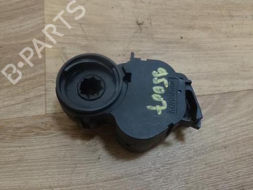 andre-renault-megane-iv-hatchback-b9amn_-2015-23109302 main image