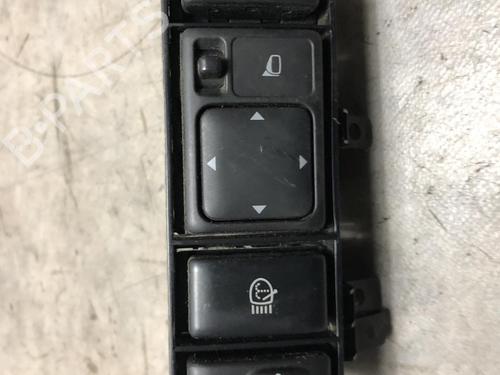 Used Switch NISSAN NAVARA NP300 (D40) 2.5 dCi 4WD (D40TT, D40T, D40M, D40BB) (190 hp) 20506694