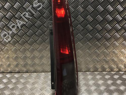 Used Right taillight NISSAN X-TRAIL I (T30) 2.2 Di 4x4 (114 hp) 31198101