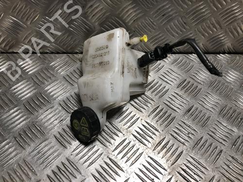 Used Brake fluid reservoir Brake fluid reservoir PEUGEOT 5008 II (MC_, MJ_, MR_, M4_) 1.5 BlueHDi 130 (MCYHZJ, MCYHZR, MCYHZX) (131 hp) 34159905 34159905