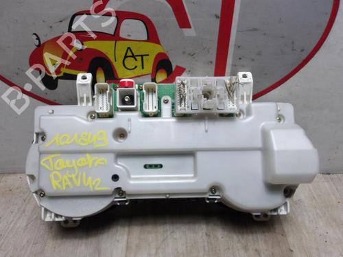 Used Instrument cluster TOYOTA RAV 4 II (_A2_) 2.0 D 4WD (CLA20_, CLA21_, CLA20R, CLA21R) (116 hp) 22990412