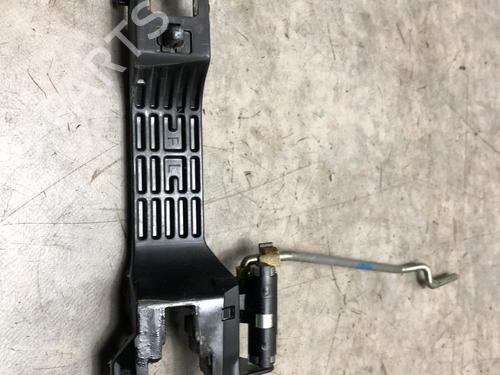 front-left-exterior-door-handle-toyota-yaris-_p9_-2005-2006-2007-2008-2009-2010-2011-2012-2013-2014-23143543 main image