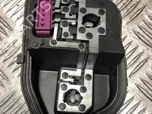 Used Licence plate light RENAULT MEGANE III Hatchback (BZ0/1_, B3_) 1.5 dCi (86 hp) 31200841