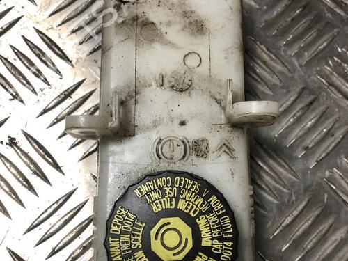 Used Brake fluid reservoir DS DS 4 / DS 4 CROSSBACK (NX_) 1.6 BlueHDi 120 (120 hp) 31800614