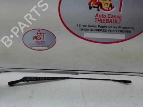Used Front windshield wiper arm VW POLO IV (9N_, 9A_) 1.2 12V (69 hp) 25033199