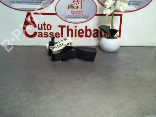 Used Seat buckle TOYOTA AVENSIS (_T25_) 2.0 D-4D (CDT250_, CDT250R) (116 hp) 13131448