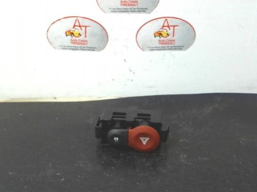 Used Warning switch RENAULT CLIO III Grandtour (KR0/1_) 1.5 dCi (KR0F) (86 hp) 12969892