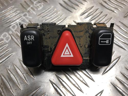 Used Warning switch MERCEDES-BENZ SLK (R170) 200 (170.435) (136 hp) 23567912