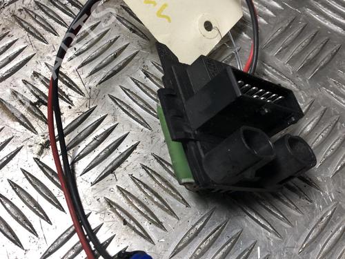 heater-resistor-renault-clio-ii-bb_-cb_-1998-1999-2000-2001-2002-2003-2004-2005-2006-2007-2008-2009-2010-2011-2012-2013-2014-2015-2016-31080582 main image