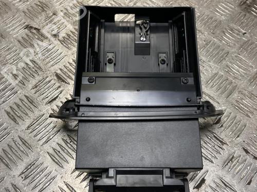 Kopholder/Genstandsholder CITROËN C4 III (BA_, BB_, BC_) ë-C4 (BCZKXC, BZCKSC) (136 hp) 31246352