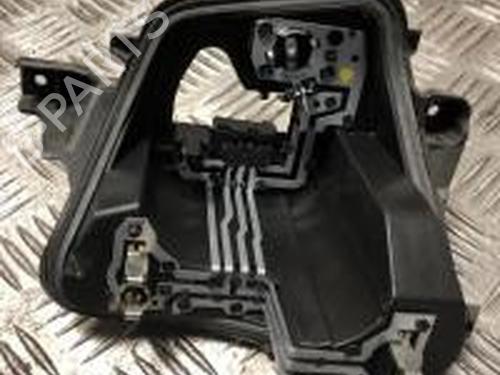 Używane Lampa oświetlenia tablicy rejestracyjnej CITROËN C4 III (BA_, BB_, BC_) ë-C4 (BCZKXC, BZCKSC) (136 hp) 30755169