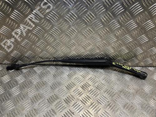 Used Front windshield wiper arm FIAT TIPO Saloon (356_, 357_) 1.4 (356SXA1B) (95 hp) 32001799