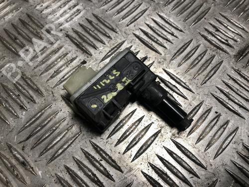 Used Switch Switch PEUGEOT 2008 II (UD_, US_, UY_, UJ_, UR_, UC_) 1.5 BlueHDI 130 (131 hp) 33706304 33706304