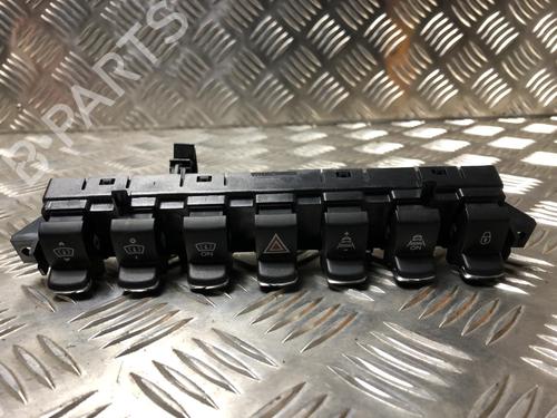 Bouton de warning PEUGEOT 3008 I MPV (0U_) 1.6 HDi (114 hp) 31198807