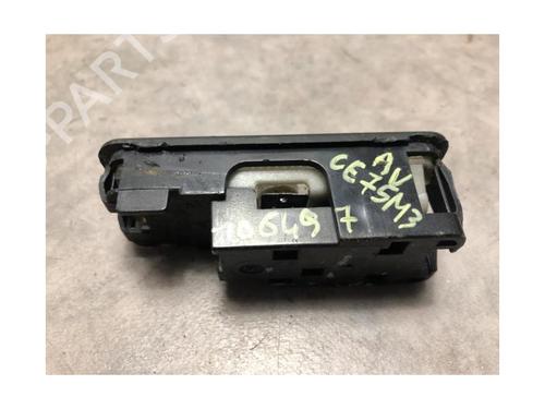 Interior roof light TOYOTA YARIS (_P13_) 1.5 Hybrid (NHP130_, NHP130) | BP20625204I8 