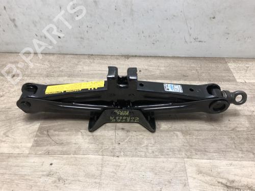 Used Jack Kit TOYOTA COROLLA Verso (ZER_, ZZE12_, R1_) 2.0 D-4D (CUR10_, CUR10R) (116 hp) 23873690