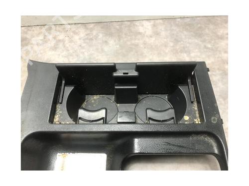 Cup/Object holder SUZUKI GRAND VITARA II (JT, TE, TD) 1.9 DDiS All-wheel Drive (JT419, TD44, JB419WD, JB419XD,... | BP20617105I37 