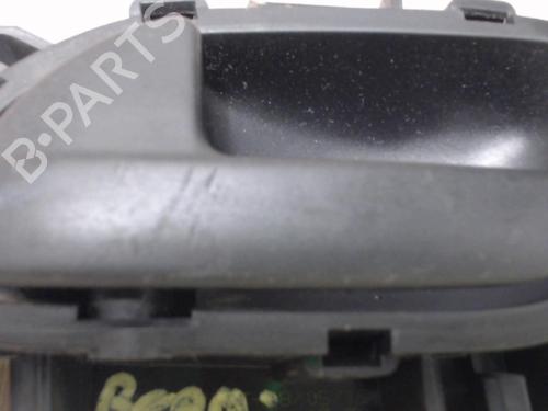 Used Front right interior door handle Front right interior door handle 13225898 13225898