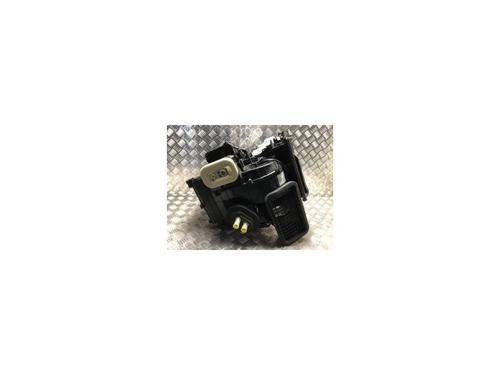 Used Heater matrix box RENAULT CLIO V (B7_) 1.5 Blue dCi 85 (B7AG) (86 hp) 23421509