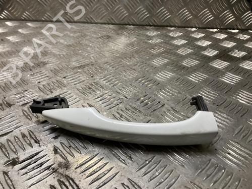 Maniglia esterna anteriore sinistra Maniglia esterna anteriore sinistra CITROËN C3 III (SX) 1.6 BlueHDi 75 (75 hp) 33956059 33956059