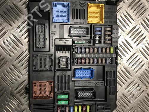 Used Fuse box PEUGEOT 2008 II (UD_, US_, UY_, UJ_, UR_, UC_) 1.2 PureTech 130 (USHNS, URHNS) (130 hp) 32529538