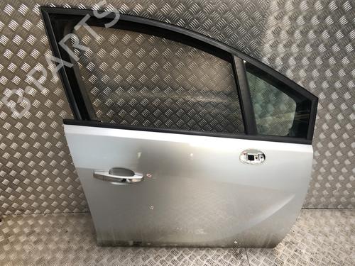 Used Right front door Right front door OPEL MERIVA B MPV (S10) 1.7 CDTI (75) (110 hp) 35946782 35946782
