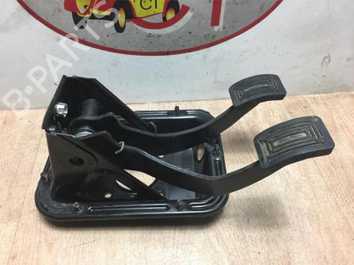 Used Pedal RENAULT TRAFIC Bus (T_, P_, V_) 2.5 D 4x4 (75 hp) 30784742