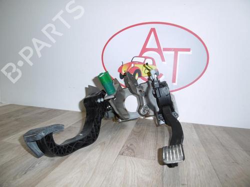 Used Pedal PEUGEOT 2008 I (CU_) 1.6 HDi (114 hp) 12967199