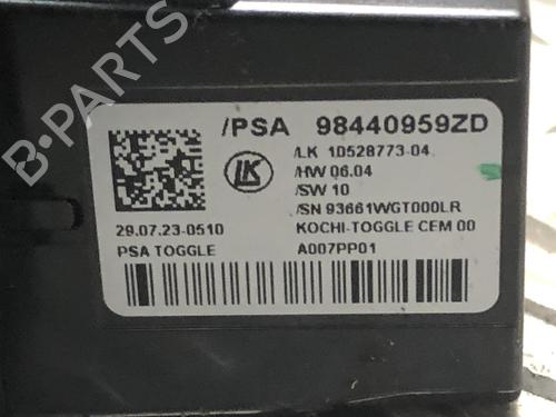 Gear lever PEUGEOT 3008 II SUV (MC_, MR_, MJ_, M4_) 1.5 BlueHDi 130 | BP25307189M90