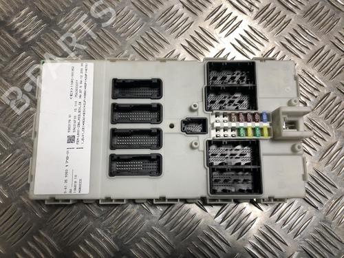 Used Fuse box Fuse box BMW 1 (F21) 118 d (150 hp) 35748102 35748102