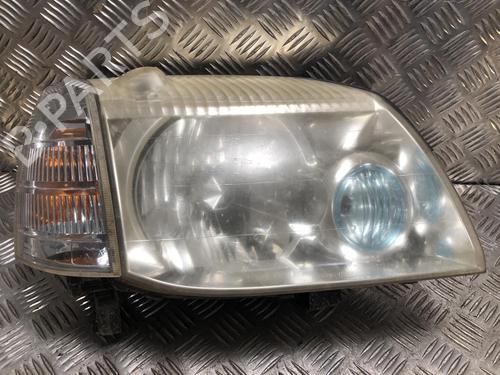 Used Right headlight NISSAN X-TRAIL I (T30) 2.2 dCi (136 hp) 31198115