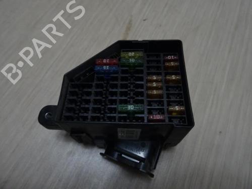Used Fuse box Fuse box 39227373 39227373
