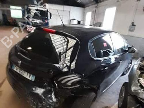 Middle console PEUGEOT 208 I (CA_, CC_) 1.2 PureTech 82 | BP20629714I22