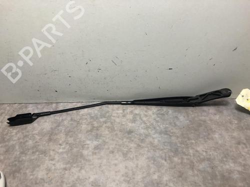 Used Front windshield wiper arm VW GOLF VI (5K1) 2.0 TDI (110 hp) 23109568