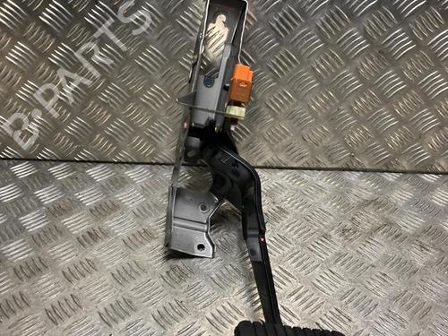 Pédale de frein MITSUBISHI MIRAGE / SPACE STAR VI Hatchback (A0_A) 1.2 (71 hp) 32349918