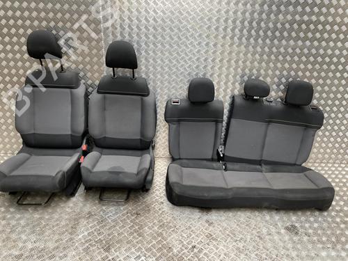 Used Seats set Seats set CITROËN C3 III (SX) 1.5 BlueHDi 100 (SXYHYP, SXYHTU) (102 hp) 33906956 33906956