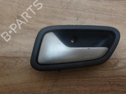 Venstre fortil invendig håndtag SUZUKI LIANA Hatchback 1.4 DDiS (90 hp) 13035544