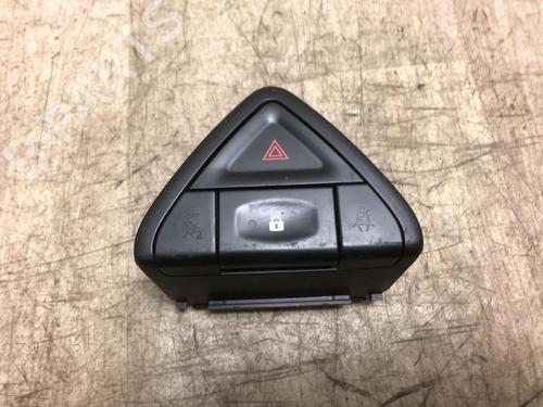 Used Warning switch RENAULT KOLEOS I (HY_) 2.0 dCi 4x4 (HY0K) (150 hp) 20624382
