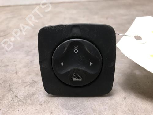 Used Switch RENAULT SCÉNIC III (JZ0/1_) 1.5 dCi (86 hp) 20623419