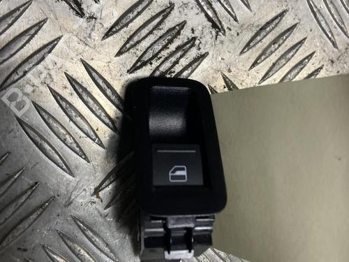 Used Right rear window switch Right rear window switch VW POLO V (6R1, 6C1) 1.6 TDI (90 hp) 33748507 33748507