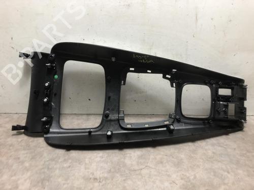 Consola central RENAULT LAGUNA III (BT0/1) 1.5 dCi (BT00, BT0A, BT0T, BT1J) (110 hp) 31200690