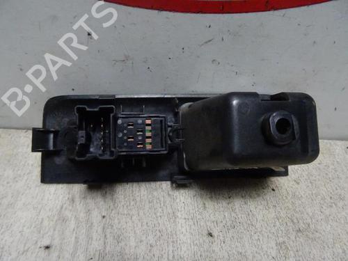 Used Right rear window switch NISSAN NAVARA NP300 (D40) 2.5 dCi 4WD (D40TT, D40T, D40M, D40BB) (190 hp) 12966358